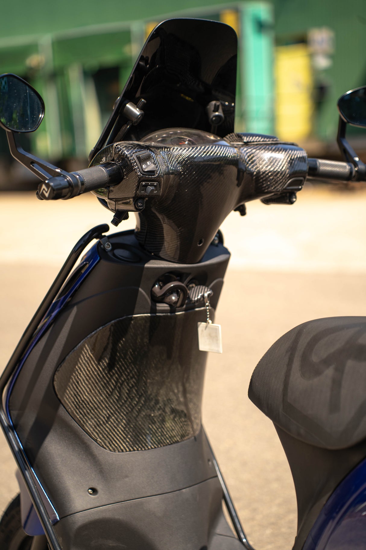 Bavette de protège-jambes Carbone Piaggio Zip