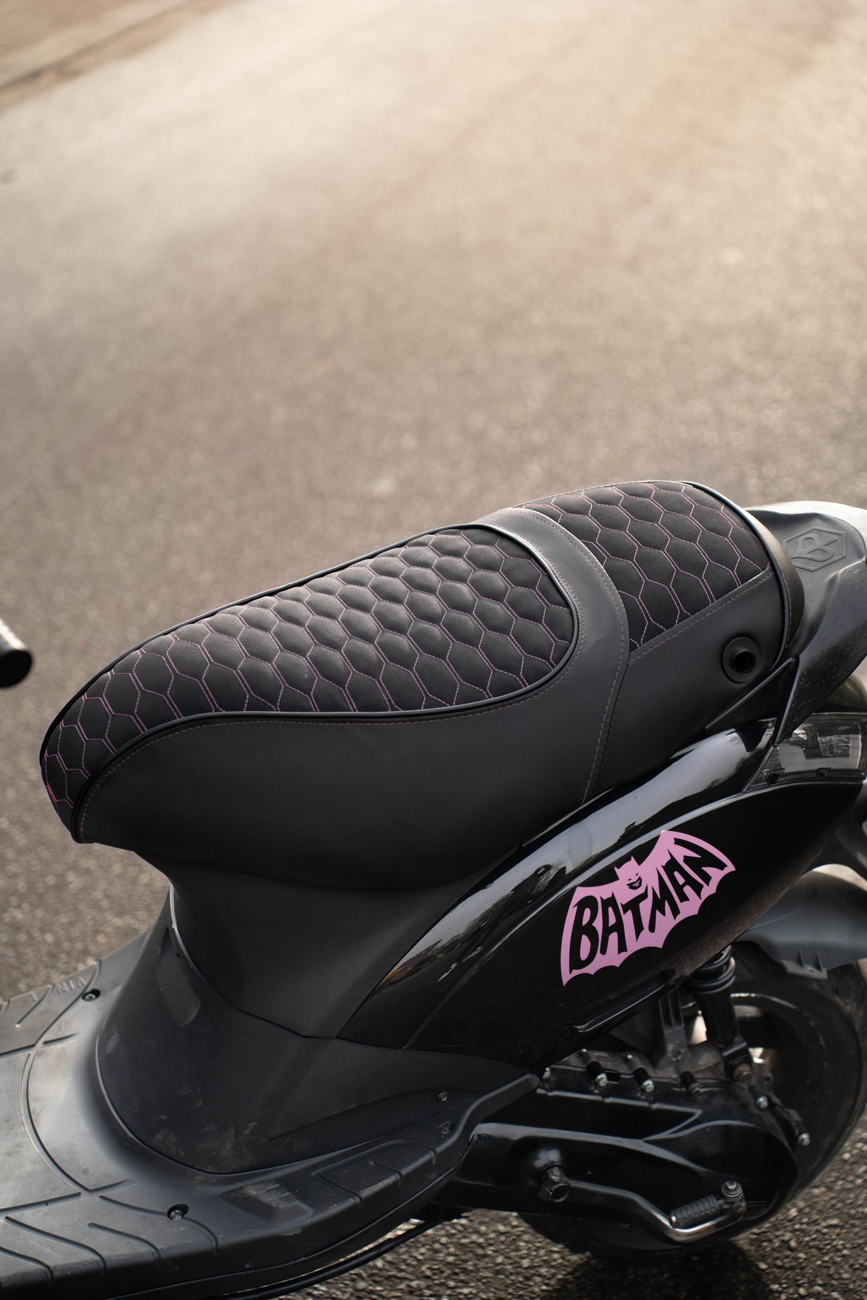 Housse de Selle Fenom Look Alcantara Rose Piaggio Zip